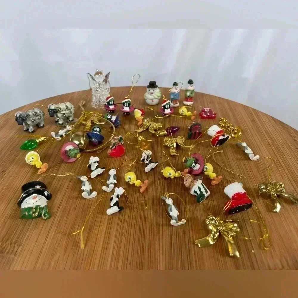 Lot mini ornaments figurines looney toons bugs tweety Marvin CHRISTMAS‎ Holiday